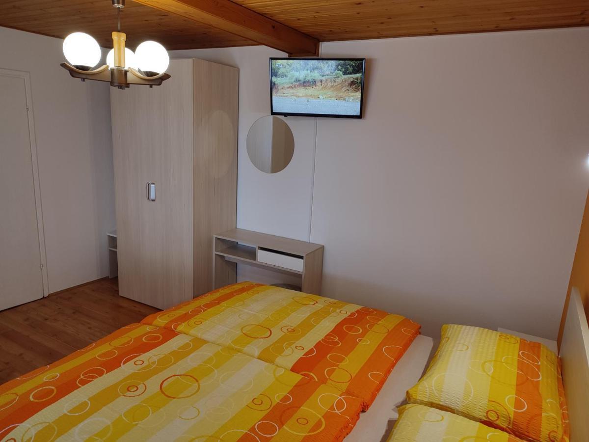 Gostilna Pension Blegos Poljane nad Škofjo Loko Exteriér fotografie