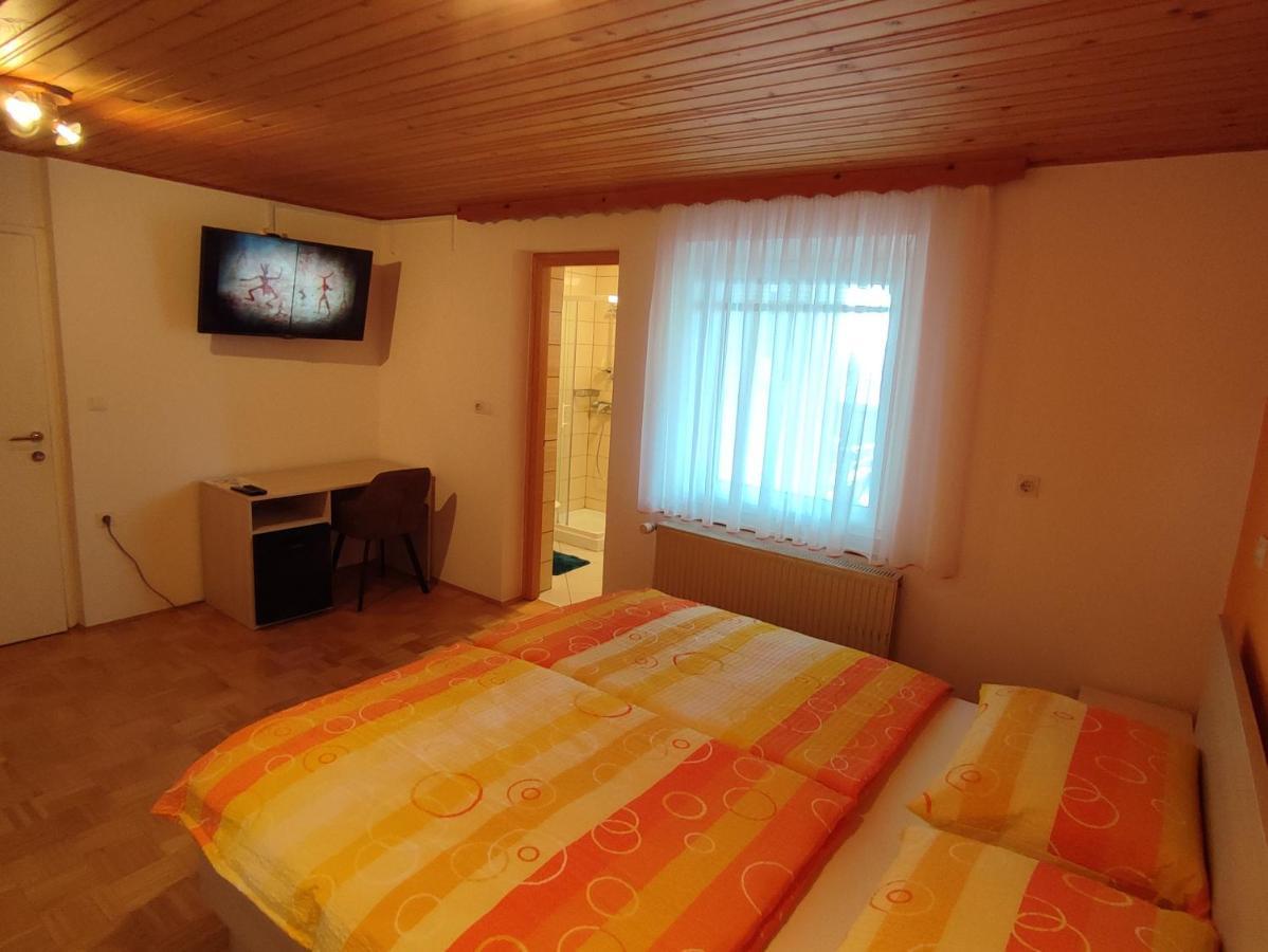 Gostilna Pension Blegos Poljane nad Škofjo Loko Exteriér fotografie