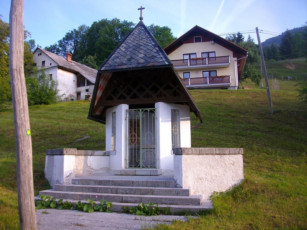 Gostilna Pension Blegos Poljane nad Škofjo Loko Exteriér fotografie