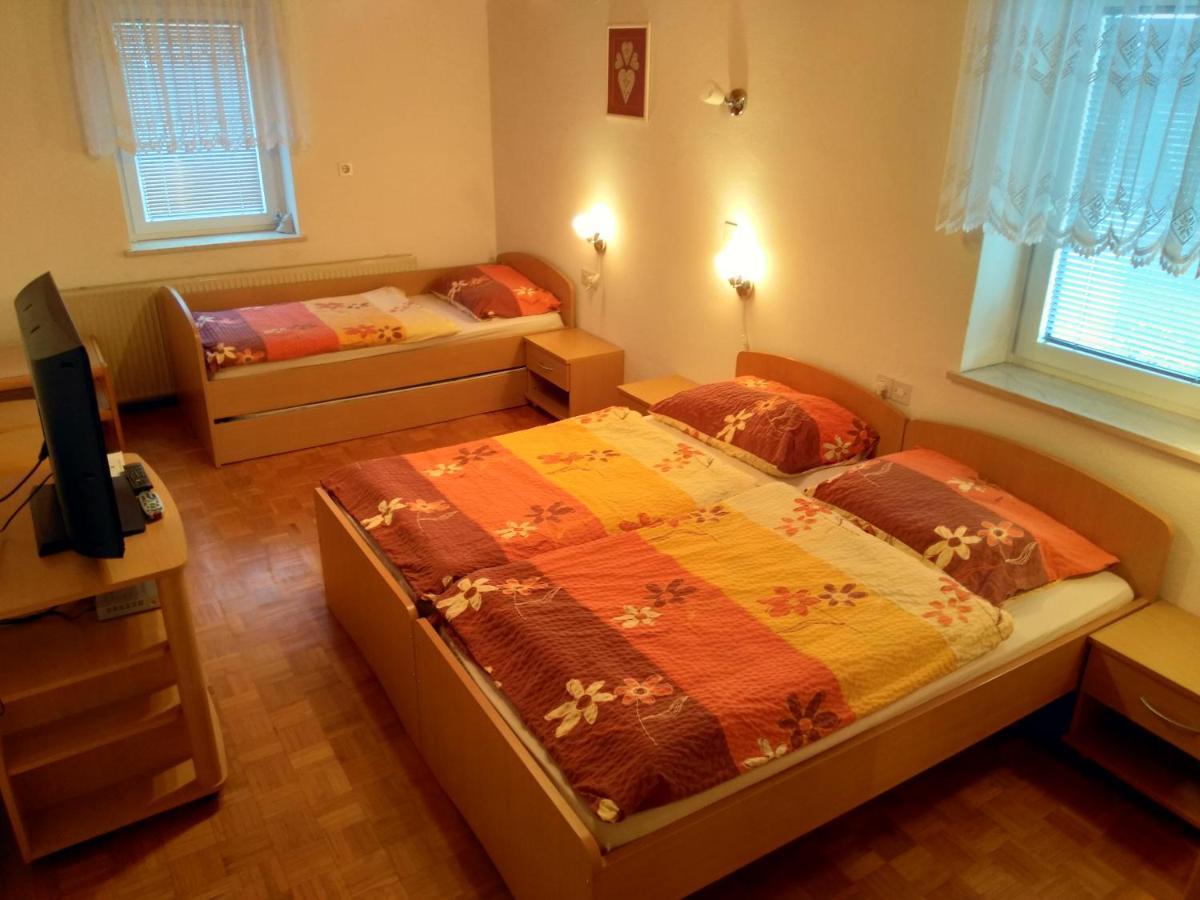 Gostilna Pension Blegos Poljane nad Škofjo Loko Exteriér fotografie