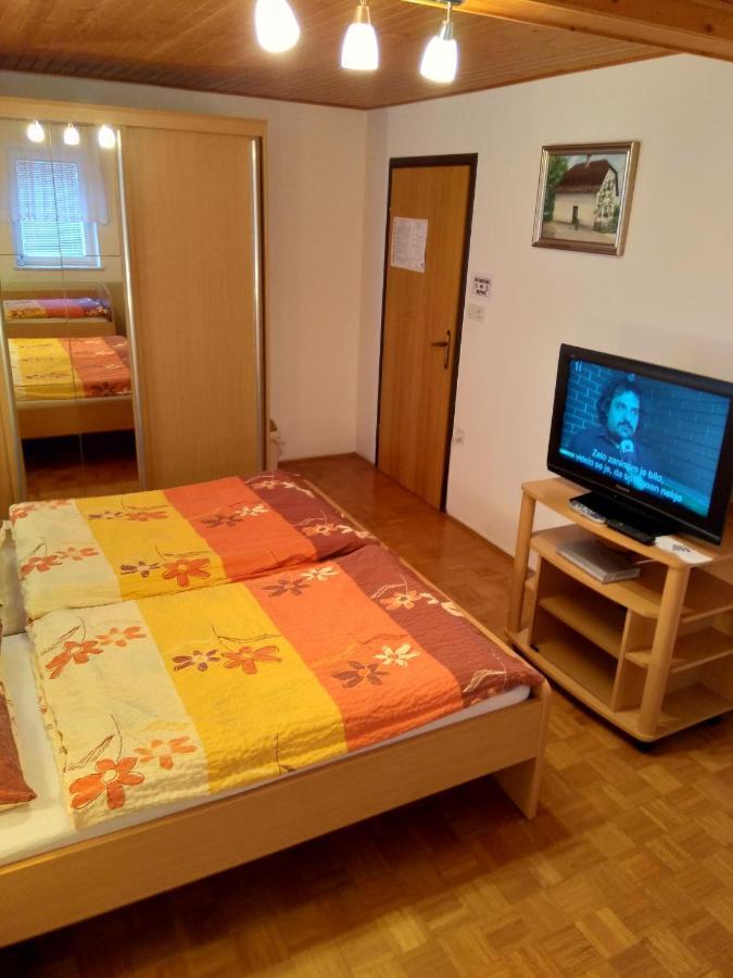Gostilna Pension Blegos Poljane nad Škofjo Loko Exteriér fotografie