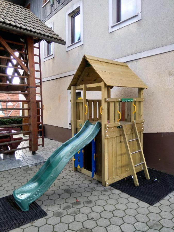 Gostilna Pension Blegos Poljane nad Škofjo Loko Exteriér fotografie